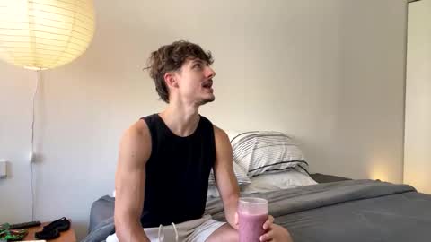 Snapshot of vitoraugustoxxx chatting on 12-01-25, 12:32 vitoraugustoxxx online show from 12-01-25, 12:32