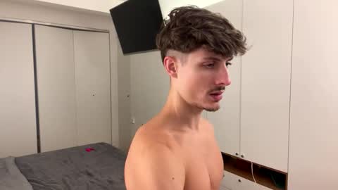 Snapshot of vitoraugustoxxx chatting on 12-17-25, 10:05 vitoraugustoxxx online show from 12-17-25, 10:05