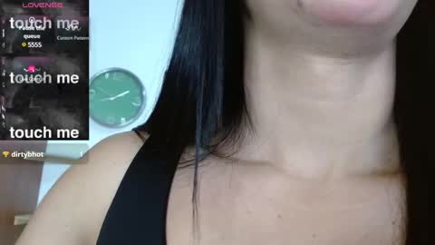 Snapshot of vittoria_lombardi07 chatting on 01-16-25, 01:36 VITTORIA online show from 01-16-25, 01:36