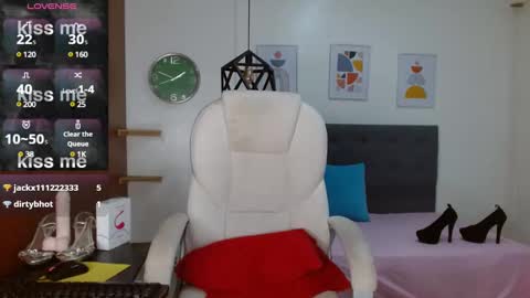 Snapshot of vittoria_lombardi07 chatting on 01-16-25, 04:39 VITTORIA online show from 01-16-25, 04:39