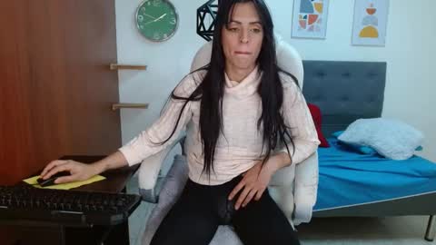 Snapshot of vittoria_lombardi07 chatting on 02-09-25, 01:14 VITTORIA online show from 02-09-25, 01:14