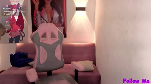 Snapshot of vittoria_lombardi07 chatting on 09-19-25, 08:16 VITTORIA online show from 09-19-25, 08:16