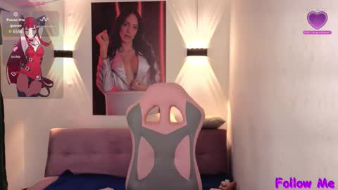 Snapshot of vittoria_lombardi07 chatting on 10-19-25, 08:15 VITTORIA online show from 10-19-25, 08:15