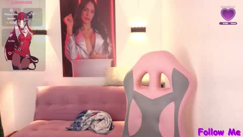 Snapshot of vittoria_lombardi07 chatting on 10-28-25, 07:12 VITTORIA online show from 10-28-25, 07:12