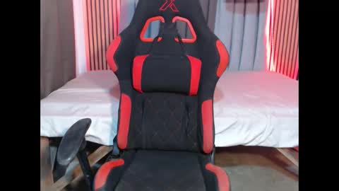 Kylie online show from 11-29-25, 09:23