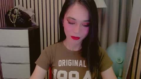 Snapshot of vivahotbabessandra chatting on 04-23-26, 12:29 SANDRA GOING YOU online show from 04-23-26, 12:29