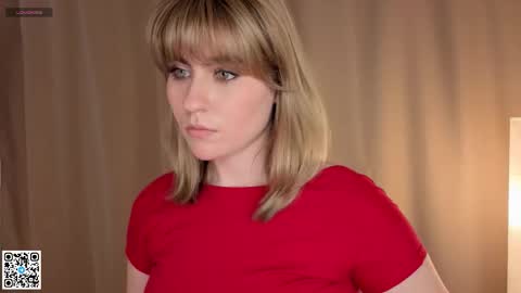 Snapshot of vivandellapenna chatting on 10-15-25, 06:08 Melissa online show from 10-15-25, 06:08