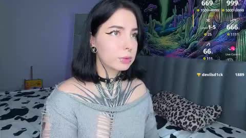 Vivi   online show from 10-22-25, 11:43