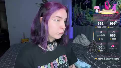 Vivi   online show from 11-13-25, 12:48