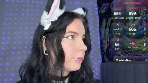 Vivi   online show from 11-28-25, 06:16