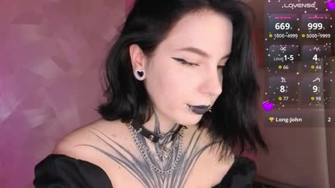 Vivi   online show from 05-28-26, 01:47
