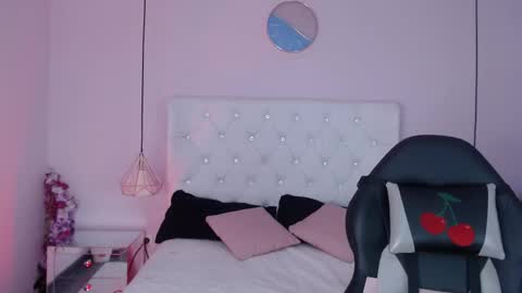 Vivi online show from 10-10-25, 03:27