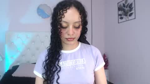 Vivi online show from 10-17-25, 05:10