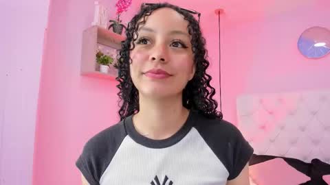 Vivi online show from 10-26-25, 03:56