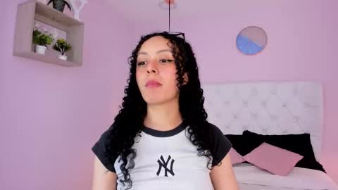 Vivi online show from 11-20-25, 04:12