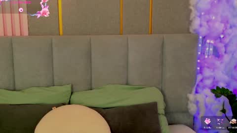 Snapshot of vivi_west chatting on 07-04-26, 06:14 vivi_west online show from 07-04-26, 06:14