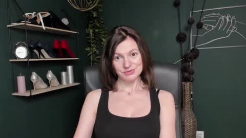 Vivian online show from 10-15-25, 06:35