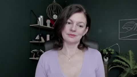 Vivian online show from 03-24-26, 07:35