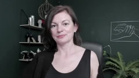 Vivian online show from 05-23-26, 05:34