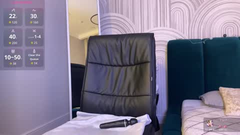 Snapshot of vivian_evans_ chatting on 12-16-25, 02:05 Vivian Evans online show from 12-16-25, 02:05