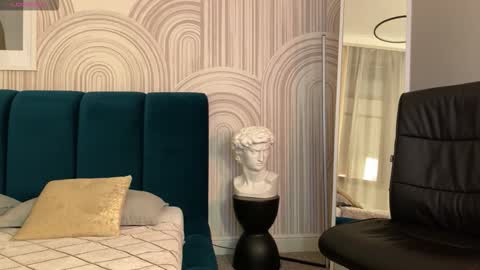 Snapshot of vivian_evans_ chatting on 02-07-26, 12:14 Vivian Evans online show from 02-07-26, 12:14