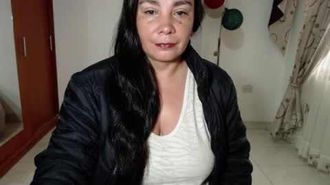 vivian_milf_paint online show from 10-26-25, 11:27
