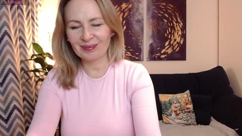Snapshot of vivian_soul chatting on 12-03-24, 06:17 Vivian online show from 12-03-24, 06:17