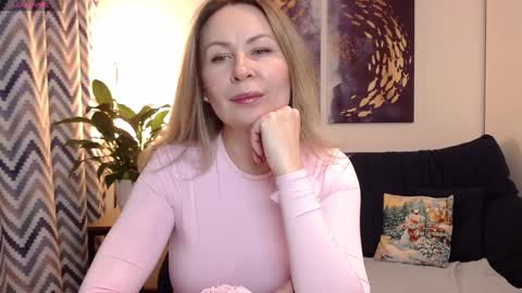 Snapshot of vivian_soul chatting on 12-08-24, 05:11 Vivian online show from 12-08-24, 05:11