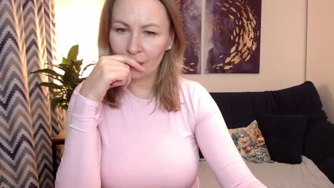 Snapshot of vivian_soul chatting on 12-13-24, 09:09 Vivian online show from 12-13-24, 09:09