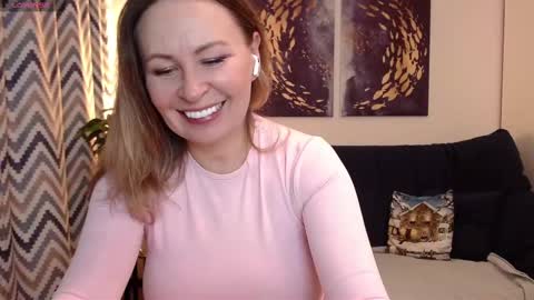 Snapshot of vivian_soul chatting on 02-21-25, 06:04 Vivian online show from 02-21-25, 06:04