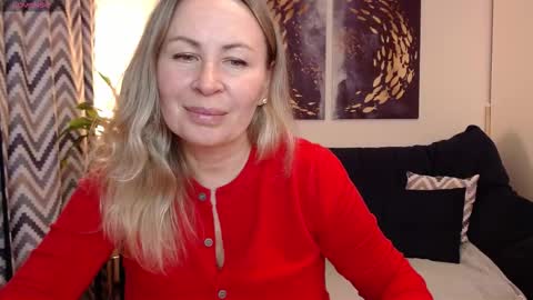 Snapshot of vivian_soul chatting on 10-12-25, 05:45 Vivian online show from 10-12-25, 05:45
