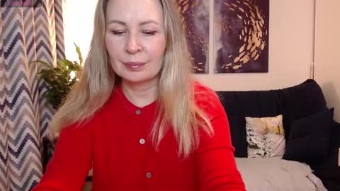 Vivian online show from 11-21-25, 05:00