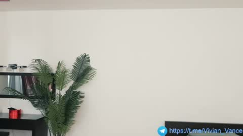 Snapshot of vivian_vance chatting on 04-06-26, 10:27 Vivian Vance online show from 04-06-26, 10:27