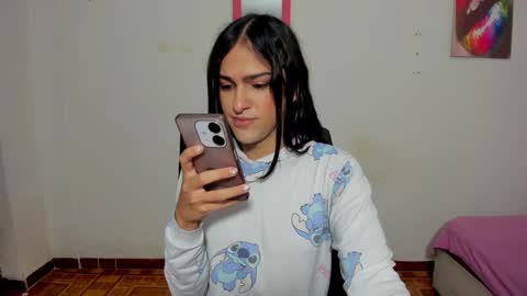 Snapshot of vivianalatin chatting on 02-22-26, 11:47 instagram Viviana73215 online show from 02-22-26, 11:47