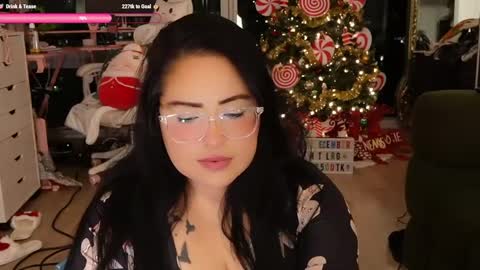 Vivi online show from 12-17-24, 02:23