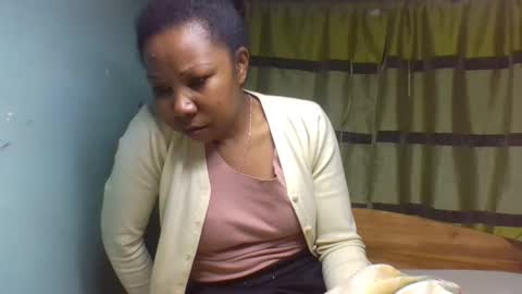 Snapshot of viviane0812 chatting on 09-13-25, 01:49 viviane0812 online show from 09-13-25, 01:49