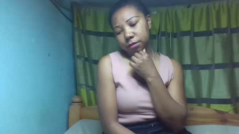 Snapshot of viviane0812 chatting on 09-27-25, 04:01 viviane0812 online show from 09-27-25, 04:01