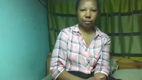 Snapshot of viviane0812 chatting on 09-30-25, 02:44 viviane0812 online show from 09-30-25, 02:44