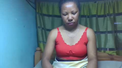 Snapshot of viviane0812 chatting on 10-15-25, 01:00 viviane0812 online show from 10-15-25, 01:00