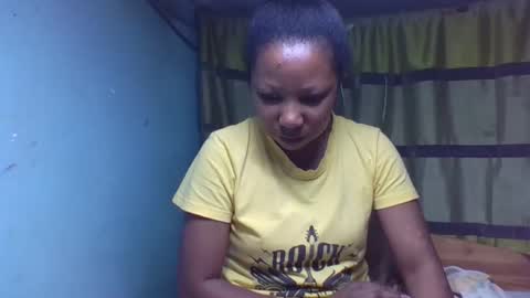 Snapshot of viviane0812 chatting on 10-18-25, 01:01 viviane0812 online show from 10-18-25, 01:01