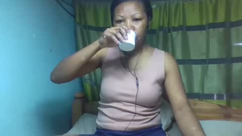 Snapshot of viviane0812 chatting on 10-31-25, 11:22 viviane0812 online show from 10-31-25, 11:22