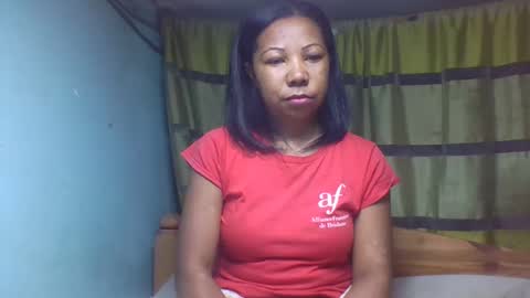 Snapshot of viviane0812 chatting on 10-31-25, 11:50 viviane0812 online show from 10-31-25, 11:50