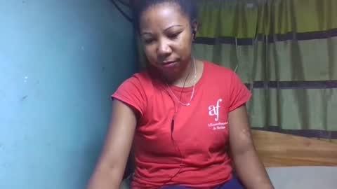 Snapshot of viviane0812 chatting on 11-17-25, 02:39 viviane0812 online show from 11-17-25, 02:39
