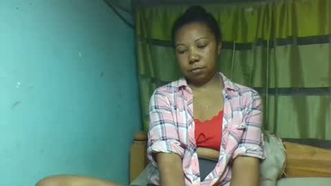 Snapshot of viviane0812 chatting on 11-19-25, 07:03 viviane0812 online show from 11-19-25, 07:03