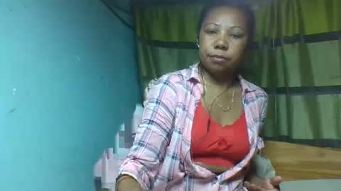 Snapshot of viviane0812 chatting on 11-23-25, 12:54 viviane0812 online show from 11-23-25, 12:54