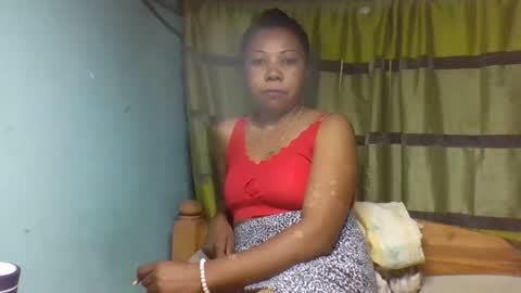 Snapshot of viviane0812 chatting on 12-19-25, 05:31 viviane0812 online show from 12-19-25, 05:31