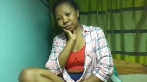 Snapshot of viviane0812 chatting on 01-14-26, 12:05 viviane0812 online show from 01-14-26, 12:05