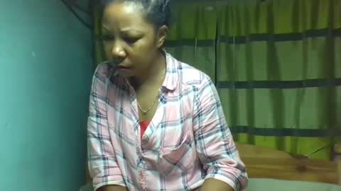Snapshot of viviane0812 chatting on 01-18-26, 04:11 viviane0812 online show from 01-18-26, 04:11