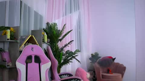 Vivi online show from 02-24-25, 01:13