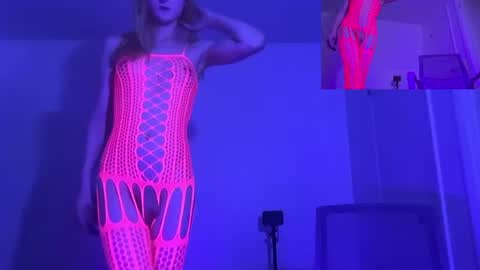 Snapshot of vivianlayxxx chatting on 07-21-26, 12:46 vivian layy online show from 07-21-26, 12:46